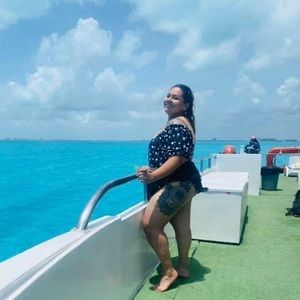 Meet your Posher, Claudia